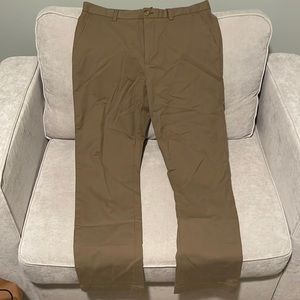 Banana Republic Aiden Chino NWOT, Brand New, Never Worn